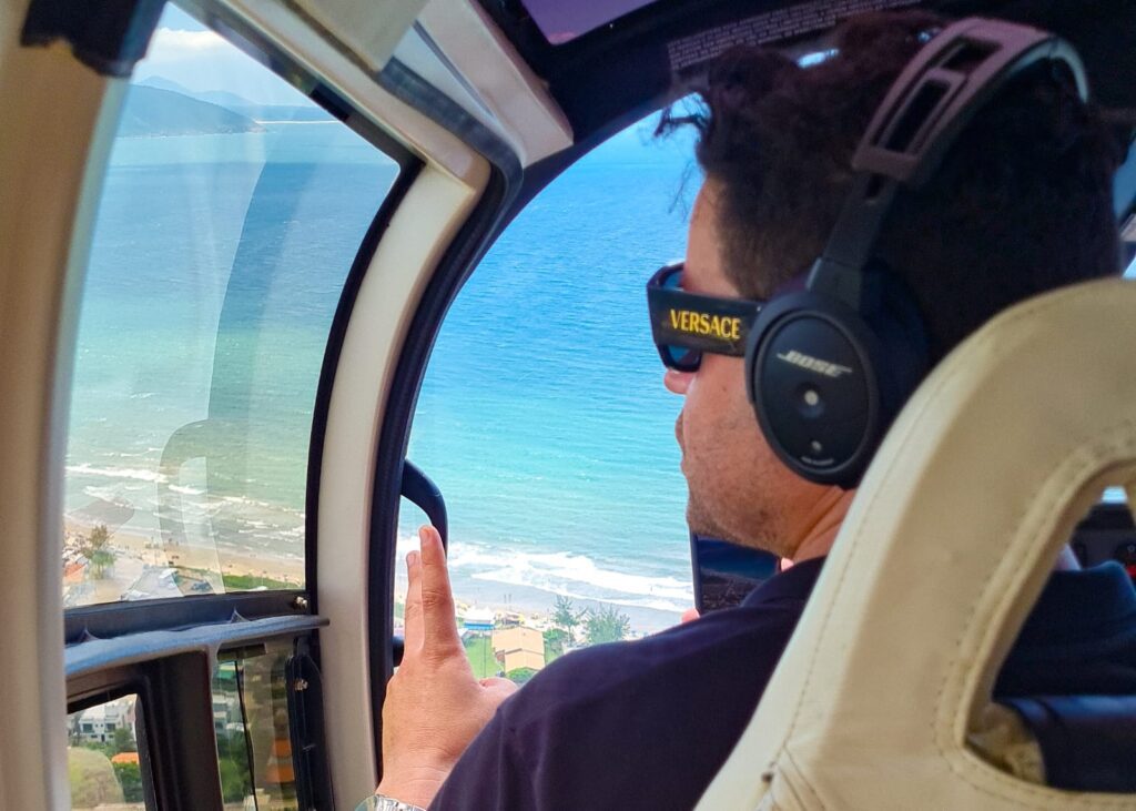 Passeio de Helicóptero de Penha até Balneário Camboriú