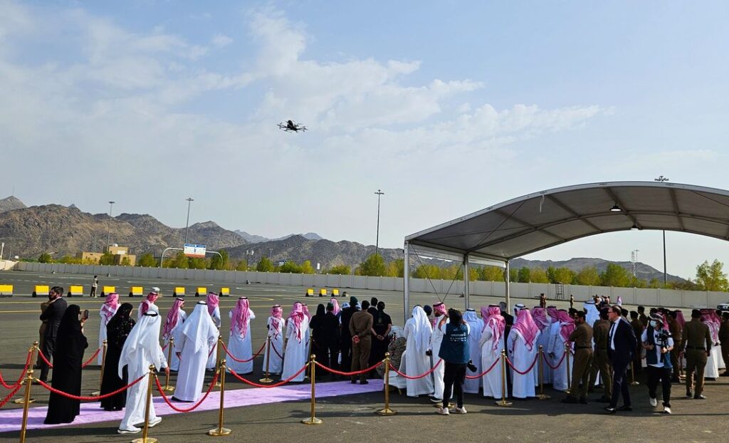 Voo de um eVTOL na Arábia Saudita